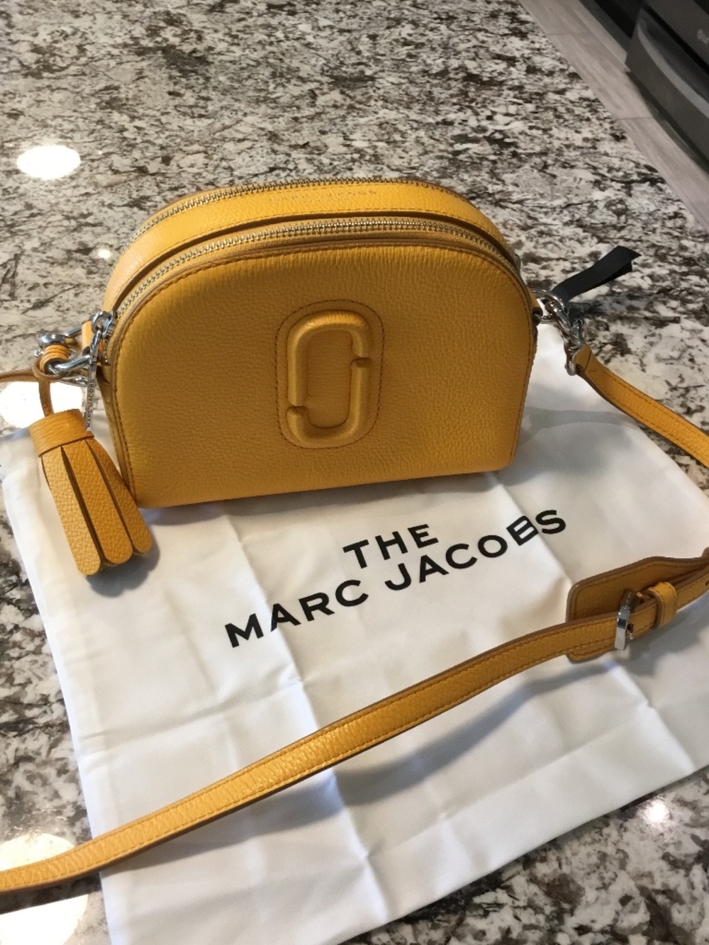 MARC JACOBS -THE SHUTTER CROSSBODY BAG
